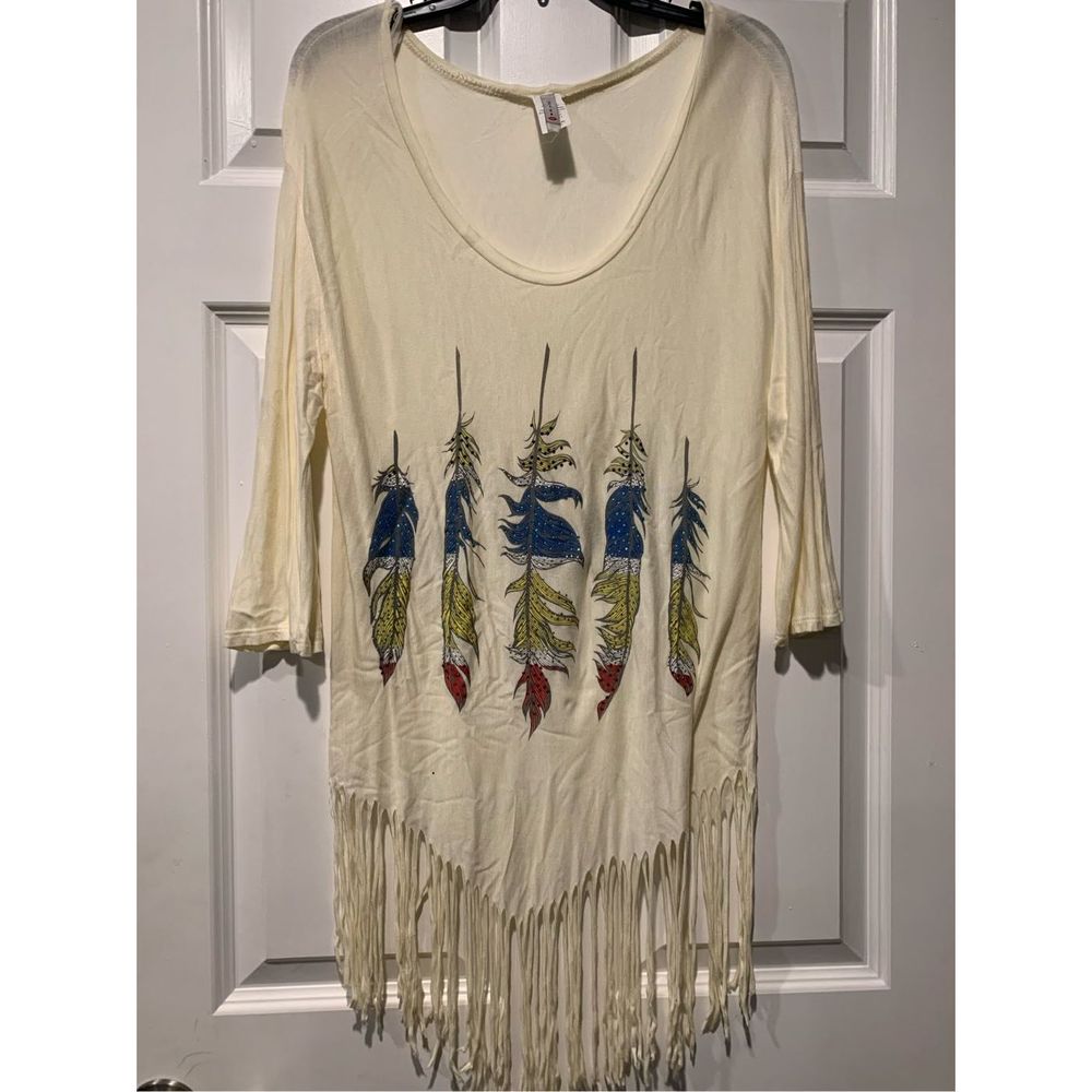 Voice Woman’s Feather Fringe Knit Top size M